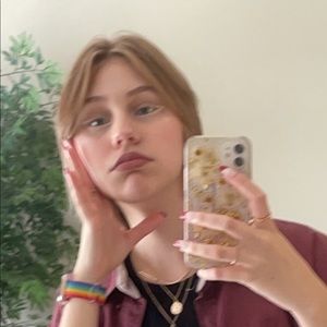 Meet your Posher, Lauren